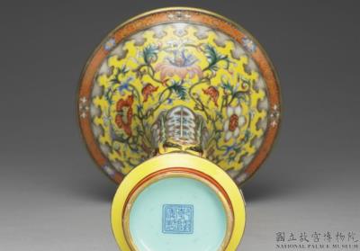 图片[2]-Ku vessel with plantain-leaf and Indian lotus designs , Ch’ien-lung reign (1736-1795) , Ch’ing dynasty-China Archive